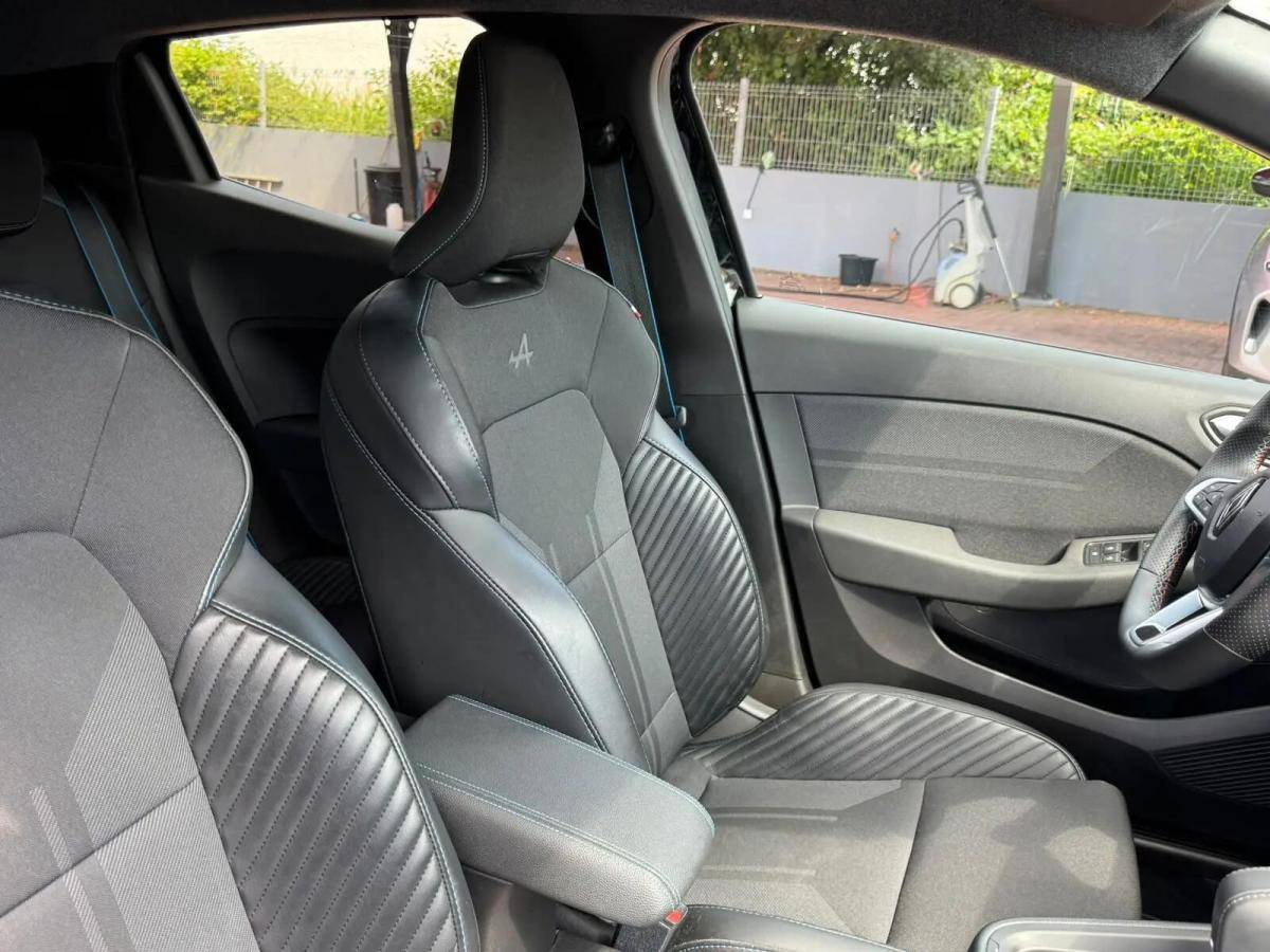 renault-clio-2025-hibrido-a-gasolina-1598cc