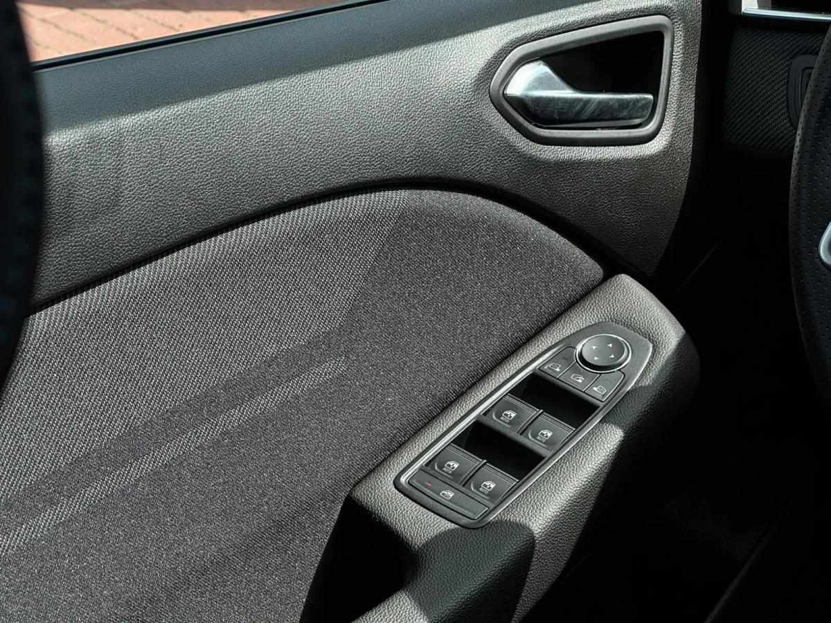 renault-clio-2025-hibrido-a-gasolina-1598cc