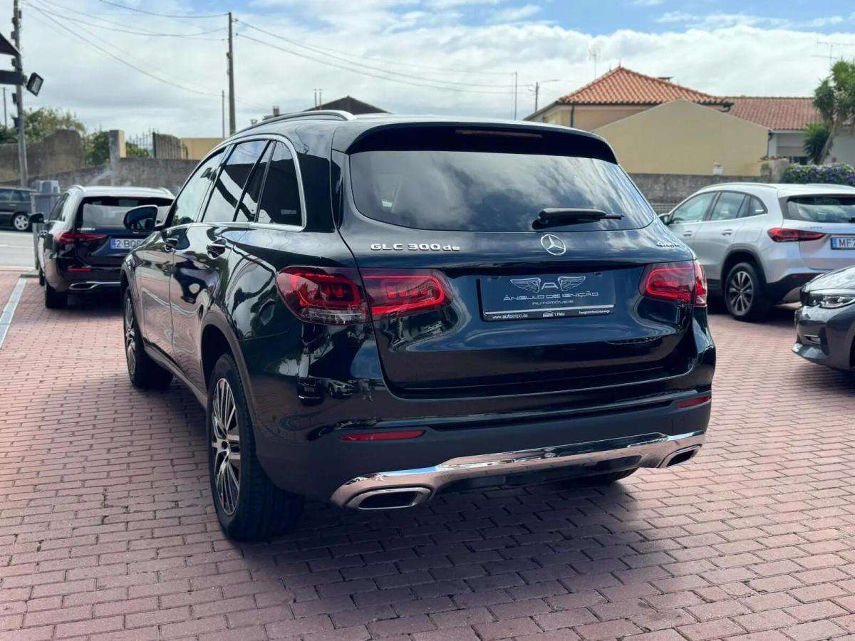 mercedes-benz-glc-300-de-4matic-2022-hibrido-a-diesel-1950cc
