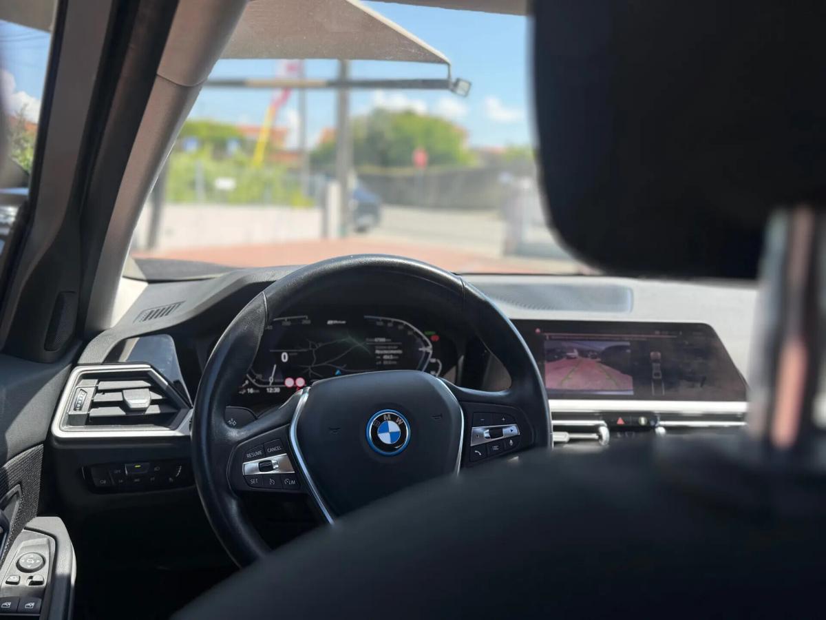 bmw-serie-3-330e-xdrive-2021-hibrido-a-gasolina-1998cc
