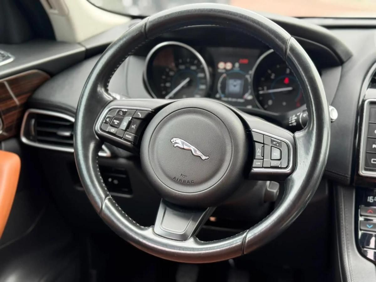 jaguar-f-pace-2017-diesel-1999cc