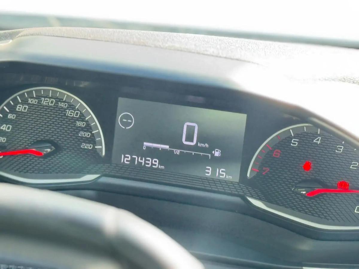 peugeot-2008-2022-diesel-1499cc