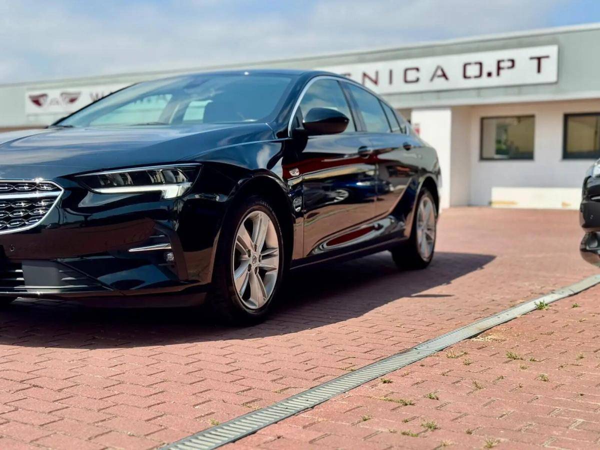 opel-insignia-grand-sport-2022-diesel-1496cc