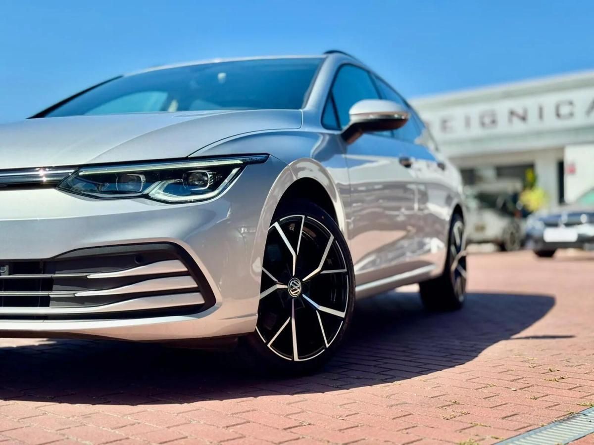 volkswagen-golf-variant-2022-diesel-1968cc