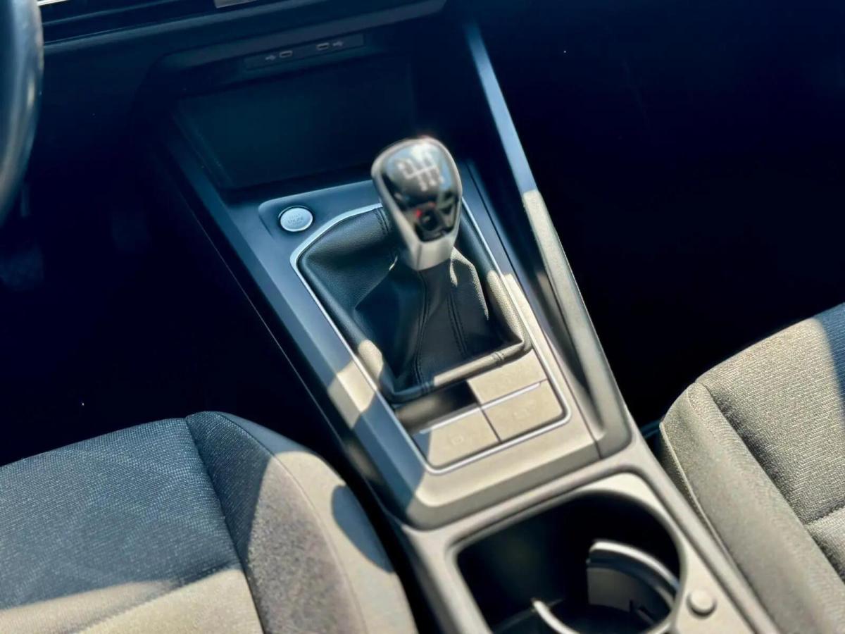 volkswagen-golf-variant-2022-diesel-1968cc