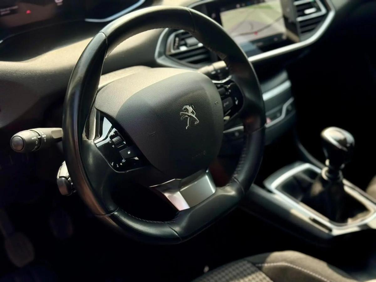 peugeot-308-sw-2021-gasolina-1199cc