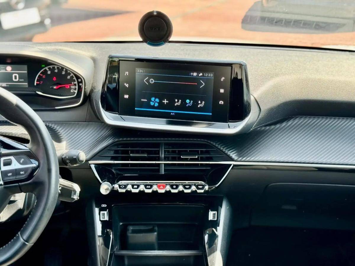 peugeot-208-2022-gasolina-1199cc