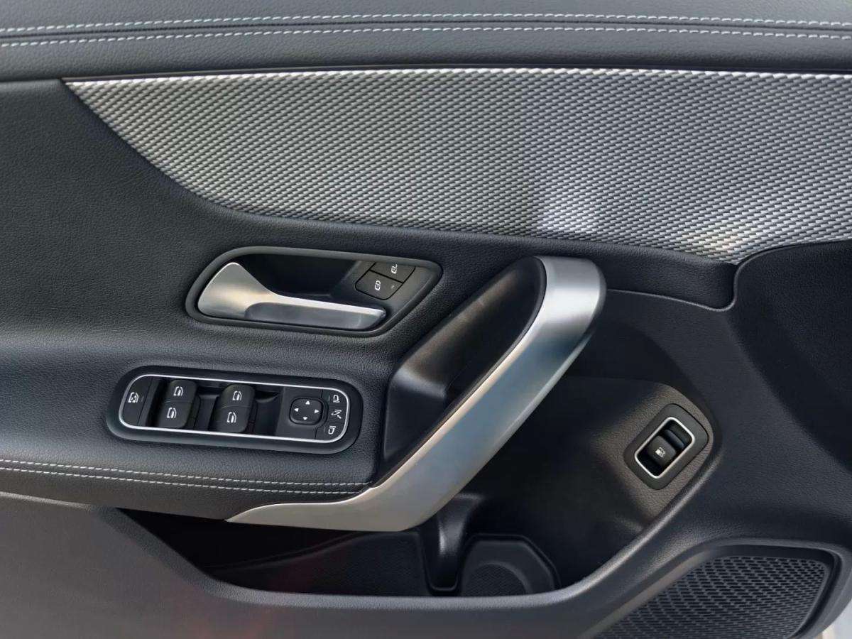 mercedes-benz-cla-2022-hibrido-1332cc