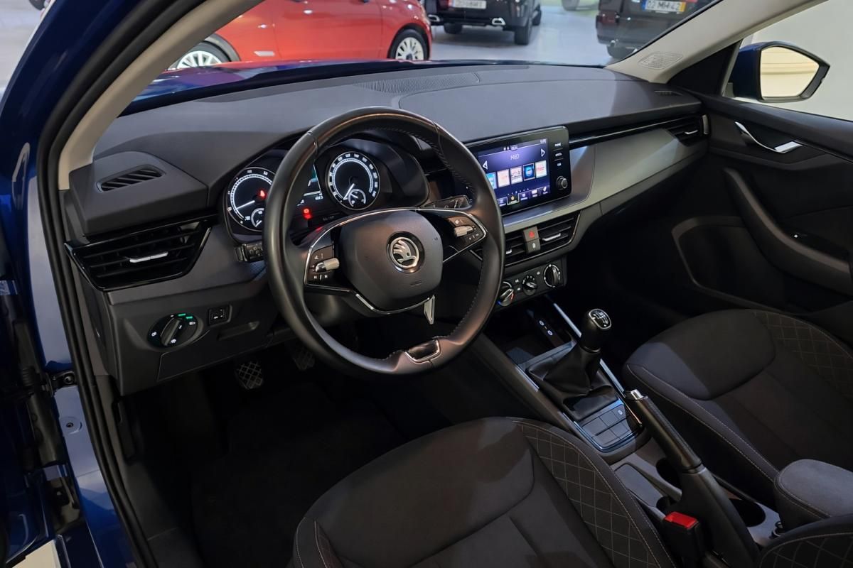 skoda-kamiq-2023-gasolina-999cc