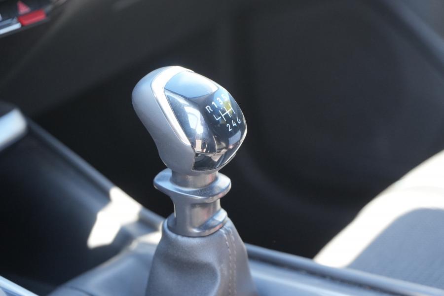 peugeot-308-sw-2023-gasolina-1199cc