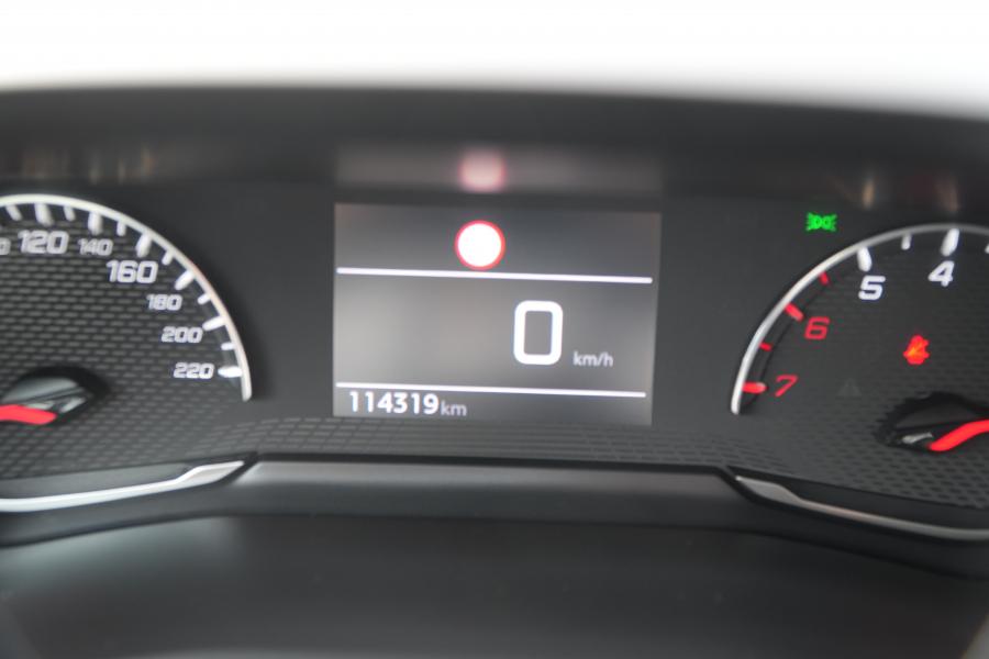 peugeot-208-2022-gasolina-1199cc