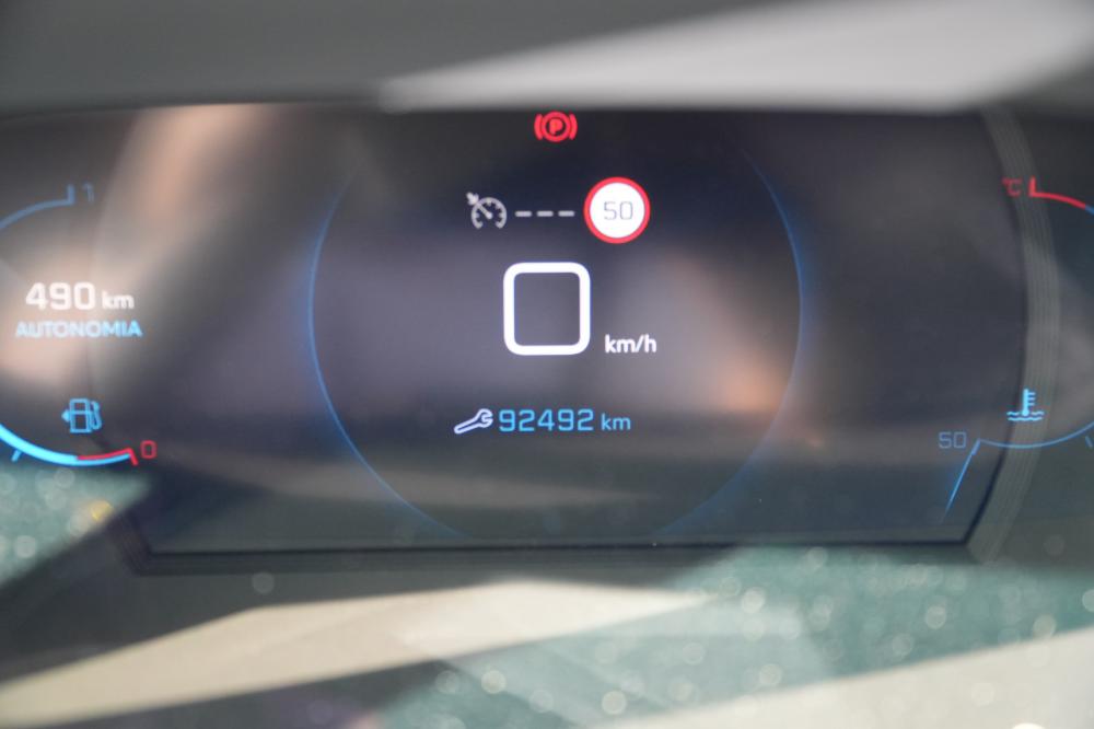 peugeot-2008-2022-gasolina-1199cc