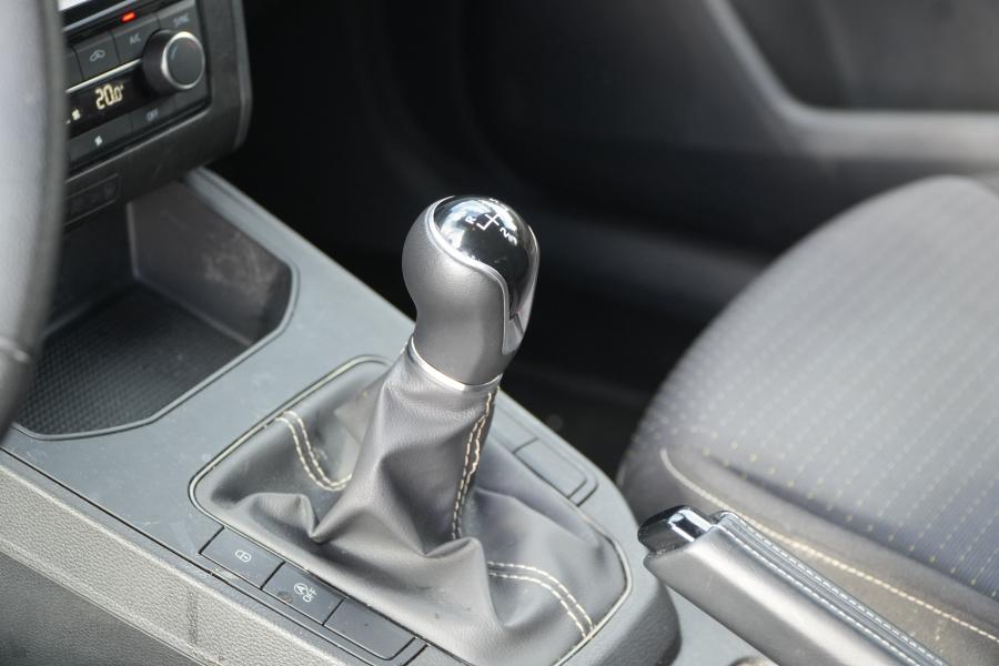 seat-ibiza-2023-gasolina-999cc