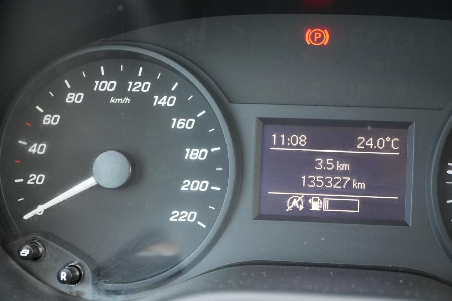 mercedes-benz-vito-tourer-2019-diesel-1749cc