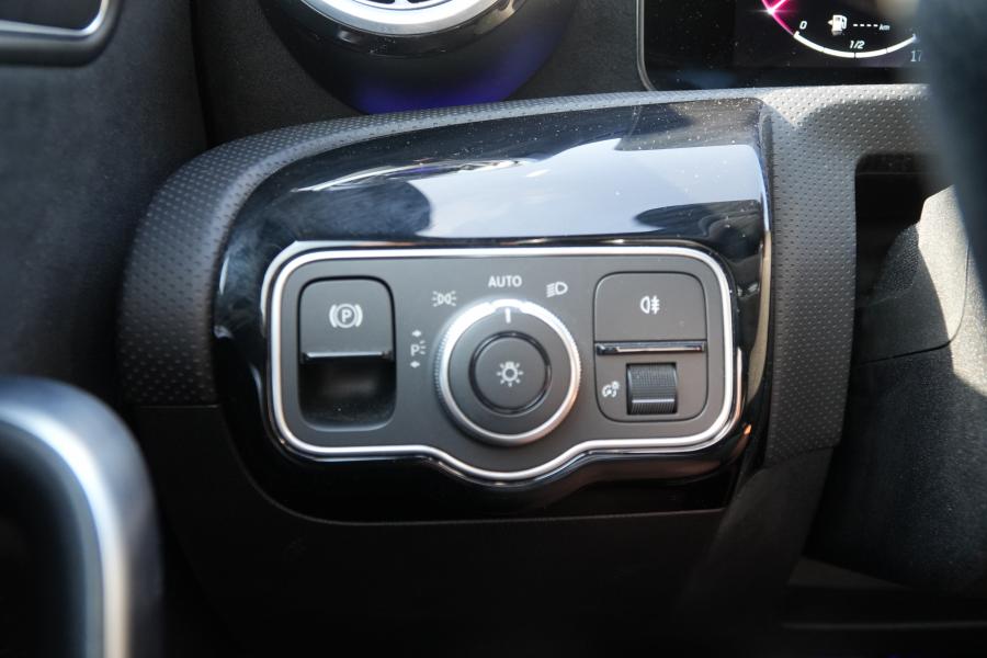 mercedes-benz-classe-a-2024-hibrido-a-gasolina-1332cc