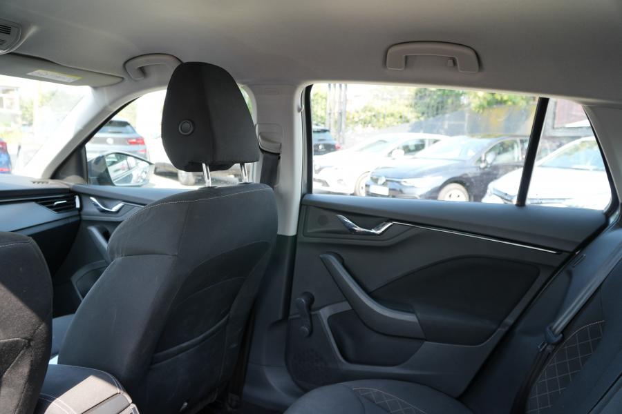 skoda-scala-2023-gasolina-999cc