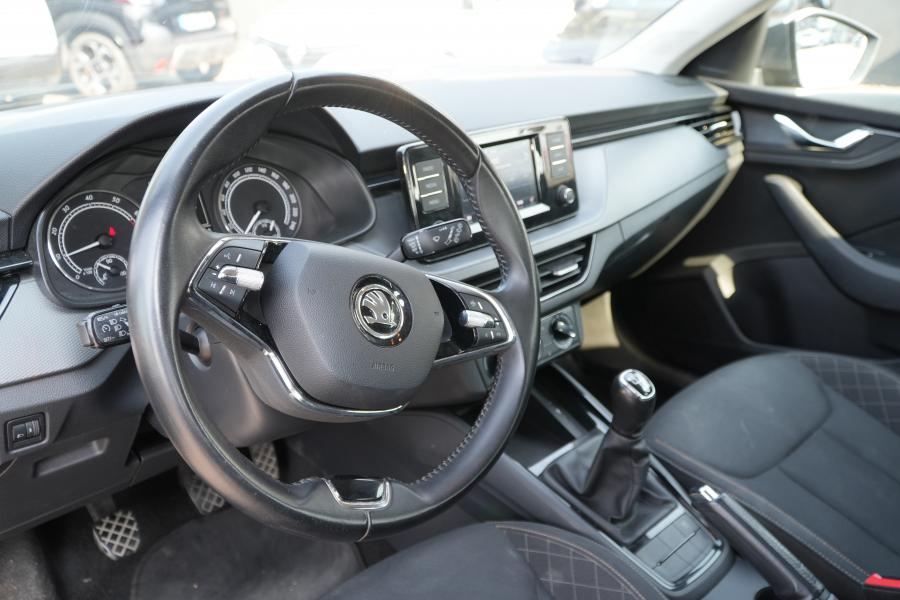 skoda-scala-2023-gasolina-999cc