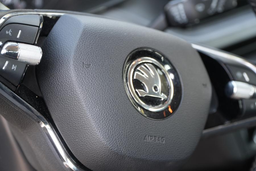 skoda-scala-2023-gasolina-999cc