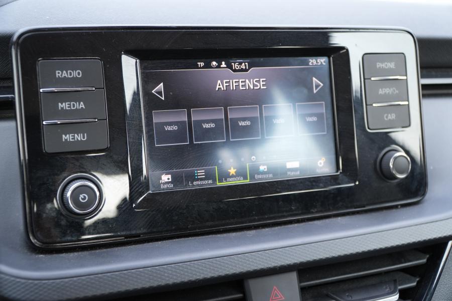 skoda-scala-2023-gasolina-999cc