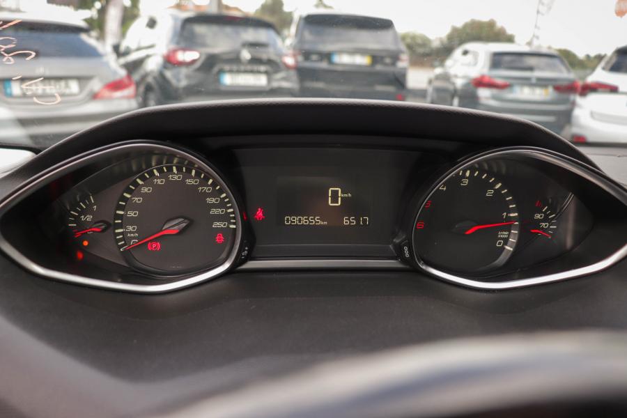 peugeot-308-sw-2019-diesel-1499cc