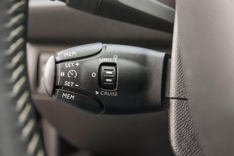peugeot-308-sw-2019-diesel-1499cc