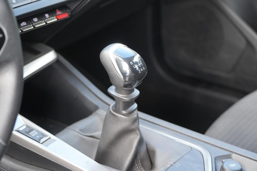 peugeot-308-2022-gasolina-1199cc