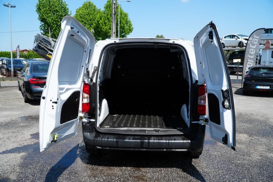 citroen-berlingo-2023-diesel-1499cc