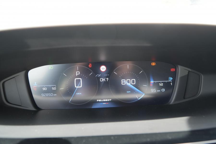 peugeot-308-2022-gasolina-1199cc