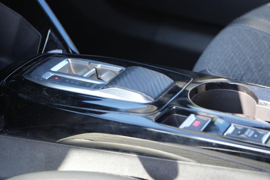 peugeot-2008-2024-gasolina-1199cc
