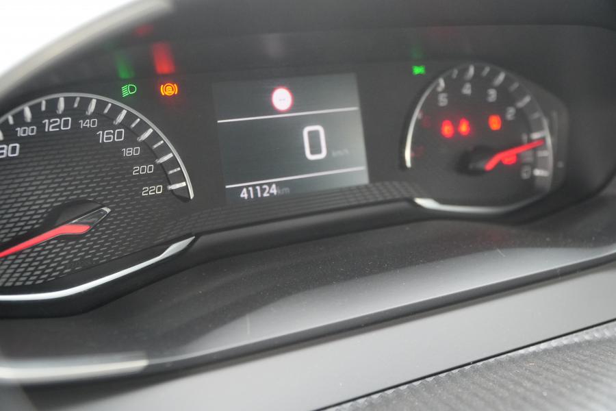 peugeot-2008-2021-gasolina-1199cc