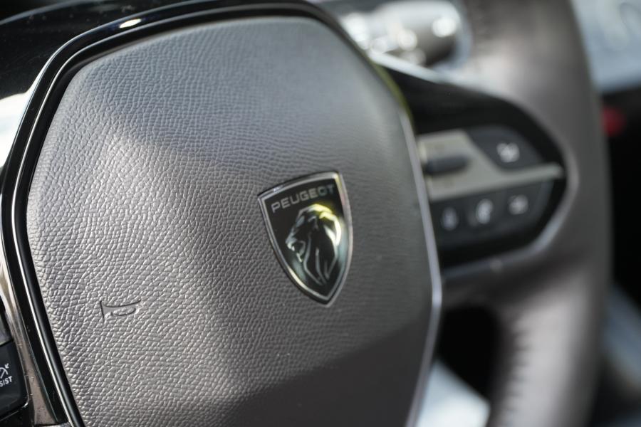 peugeot-308-sw-2023-gasolina-1199cc