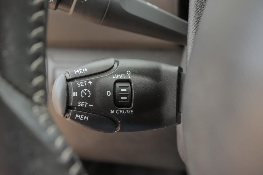 peugeot-308-sw-2018-diesel-1499cc