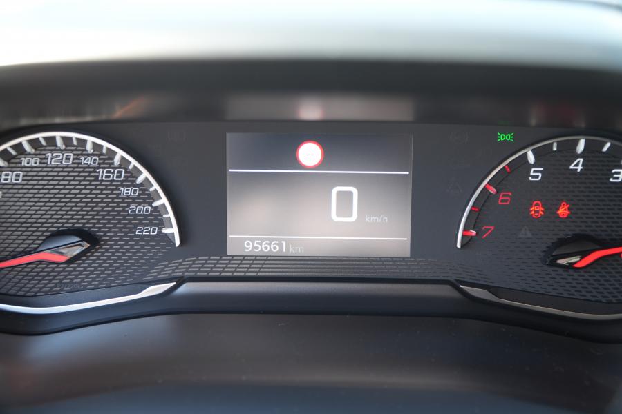 peugeot-208-2022-gasolina-1199cc