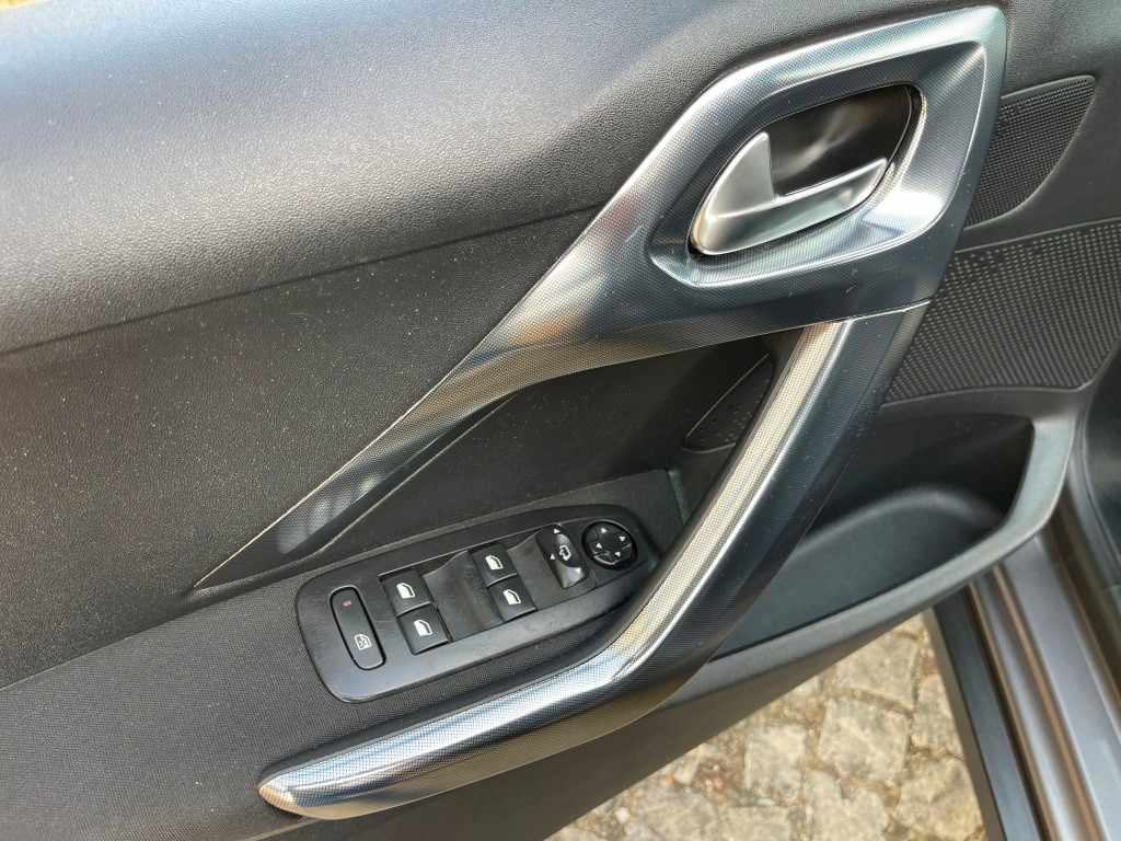 peugeot-2008-1-6-e-hdi-2015-diesel-1560cc