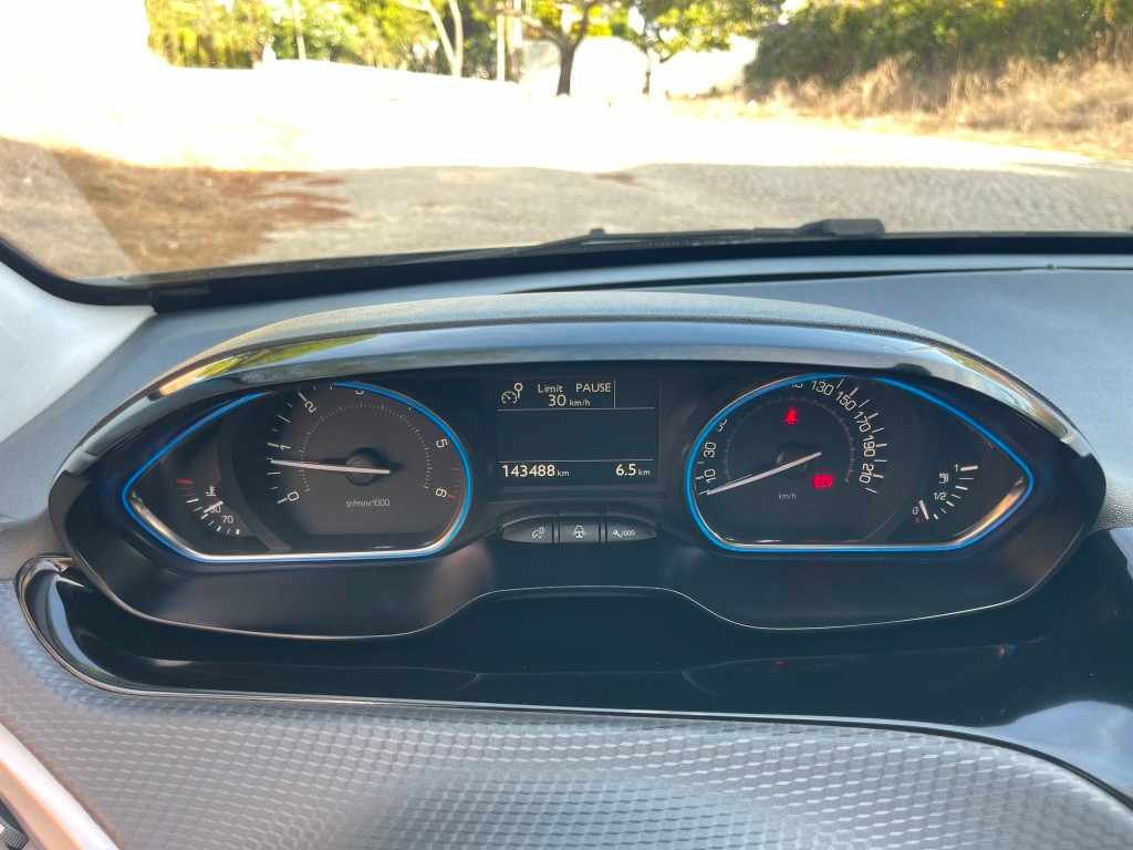 peugeot-2008-1-6-e-hdi-2015-diesel-1560cc