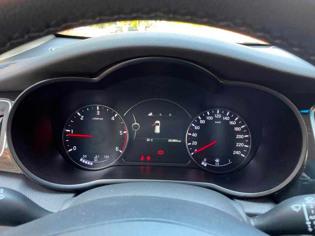 kia-carens-1-7-crdi-2016-diesel-1685cc