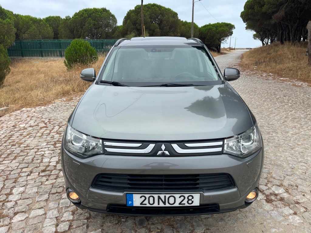 mitsubishi-outlander-2-2-di-d-2013-diesel-2268cc