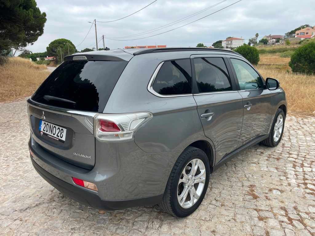 mitsubishi-outlander-2-2-di-d-2013-diesel-2268cc