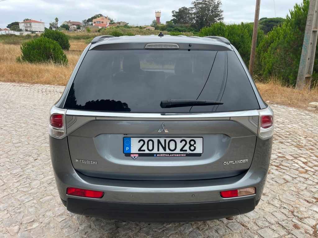 mitsubishi-outlander-2-2-di-d-2013-diesel-2268cc