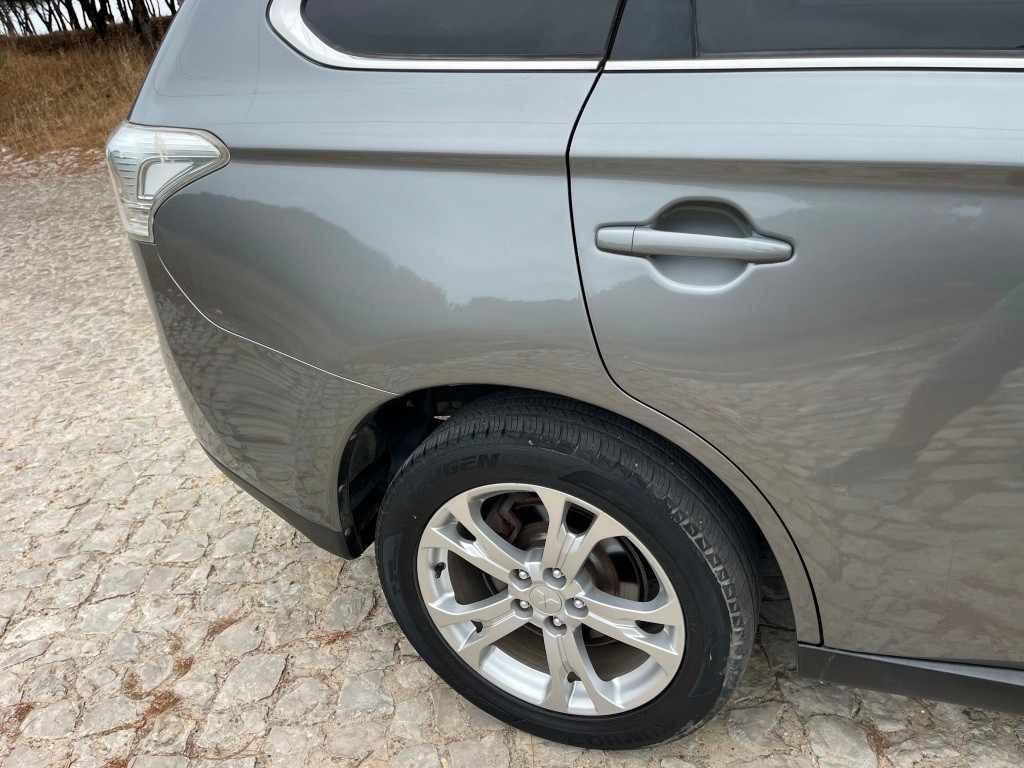 mitsubishi-outlander-2-2-di-d-2013-diesel-2268cc
