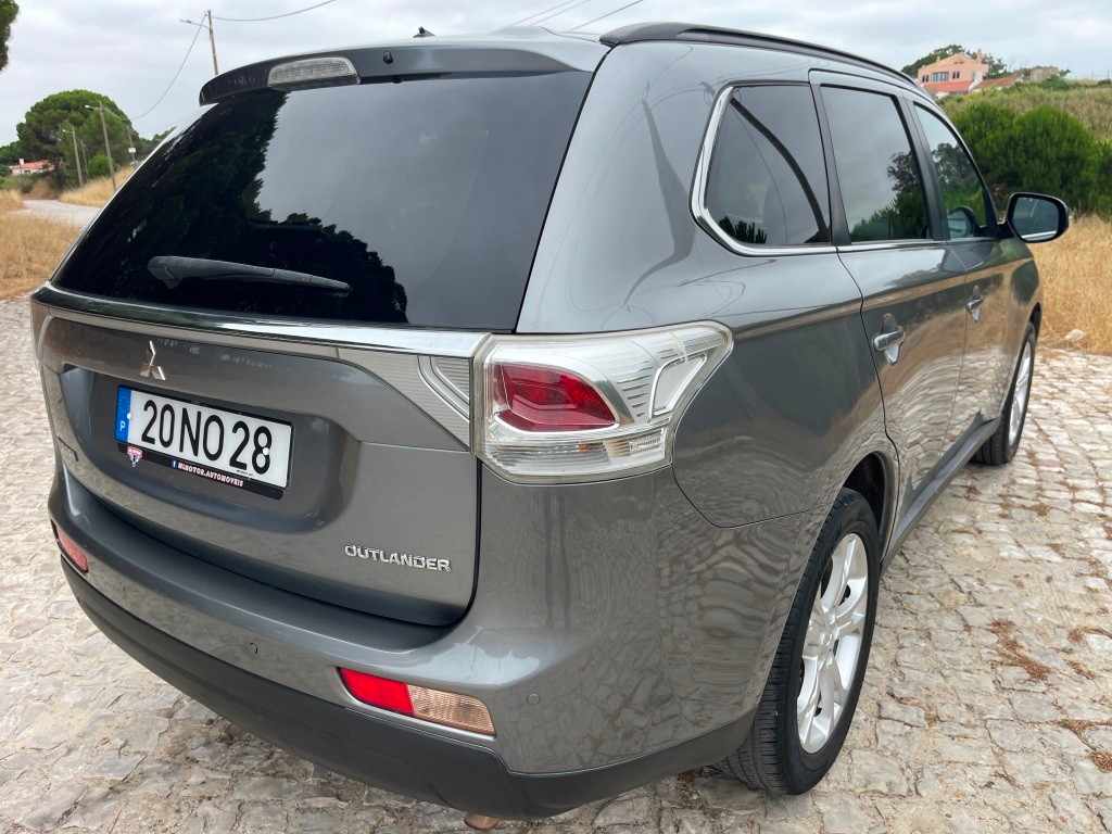 mitsubishi-outlander-2-2-di-d-2013-diesel-2268cc