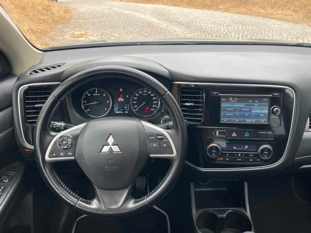 mitsubishi-outlander-2-2-di-d-2013-diesel-2268cc