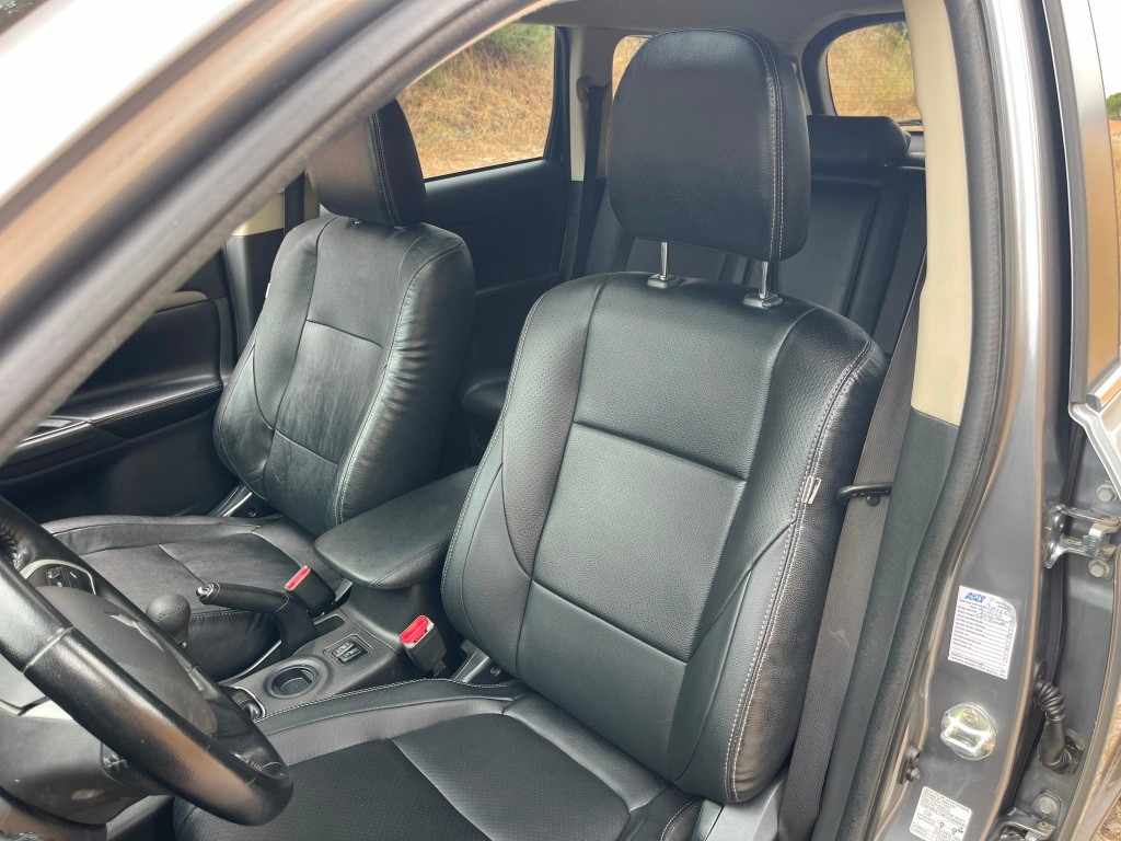 mitsubishi-outlander-2-2-di-d-2013-diesel-2268cc