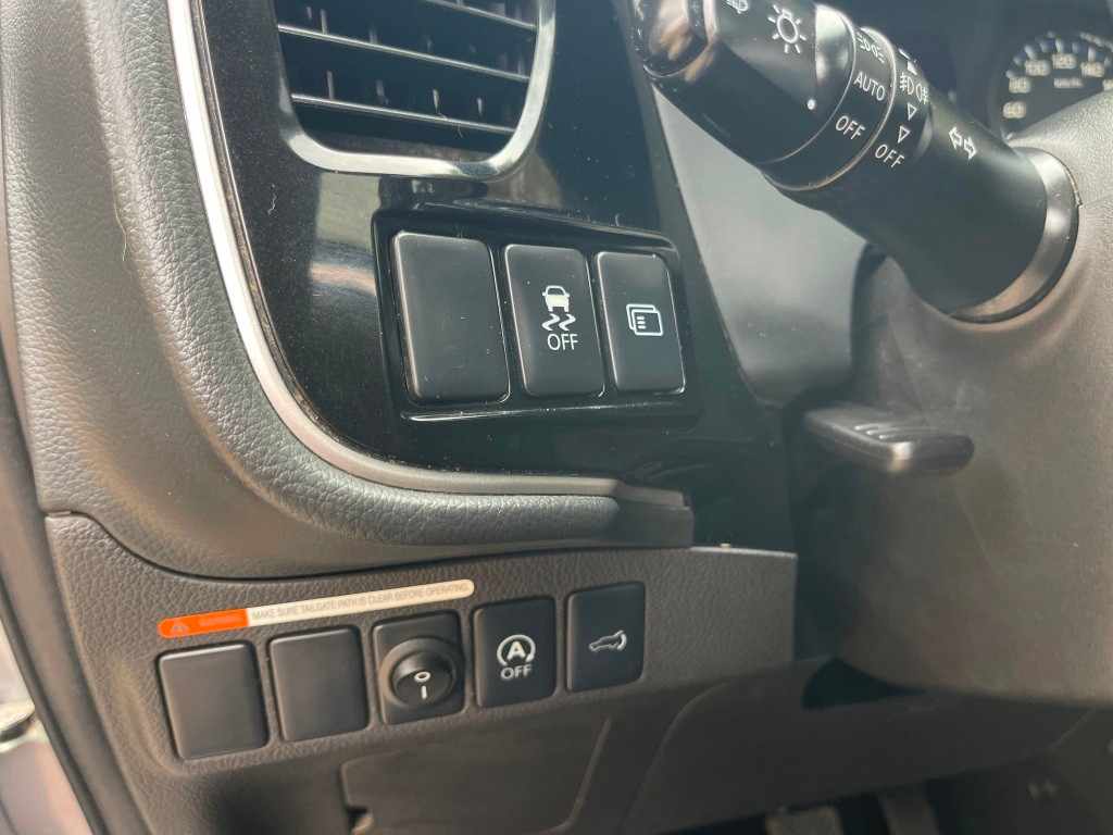 mitsubishi-outlander-2-2-di-d-2013-diesel-2268cc