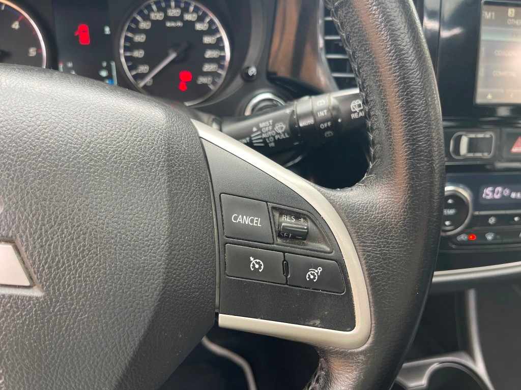 mitsubishi-outlander-2-2-di-d-2013-diesel-2268cc