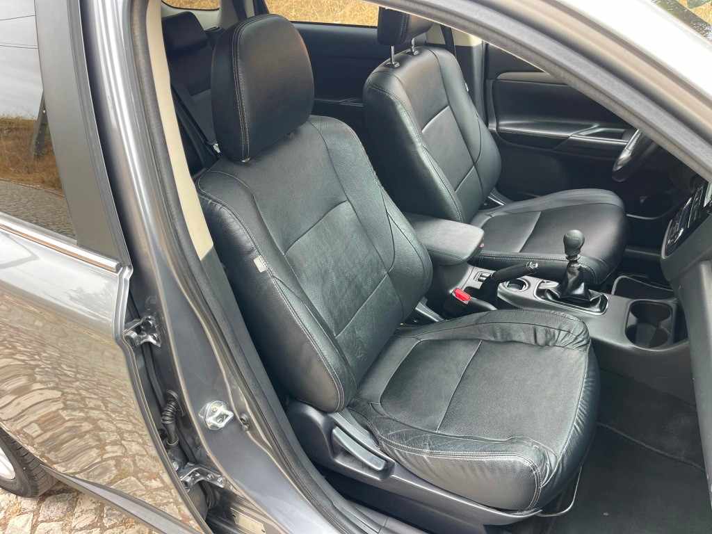 mitsubishi-outlander-2-2-di-d-2013-diesel-2268cc