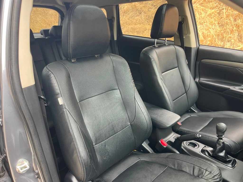 mitsubishi-outlander-2-2-di-d-2013-diesel-2268cc