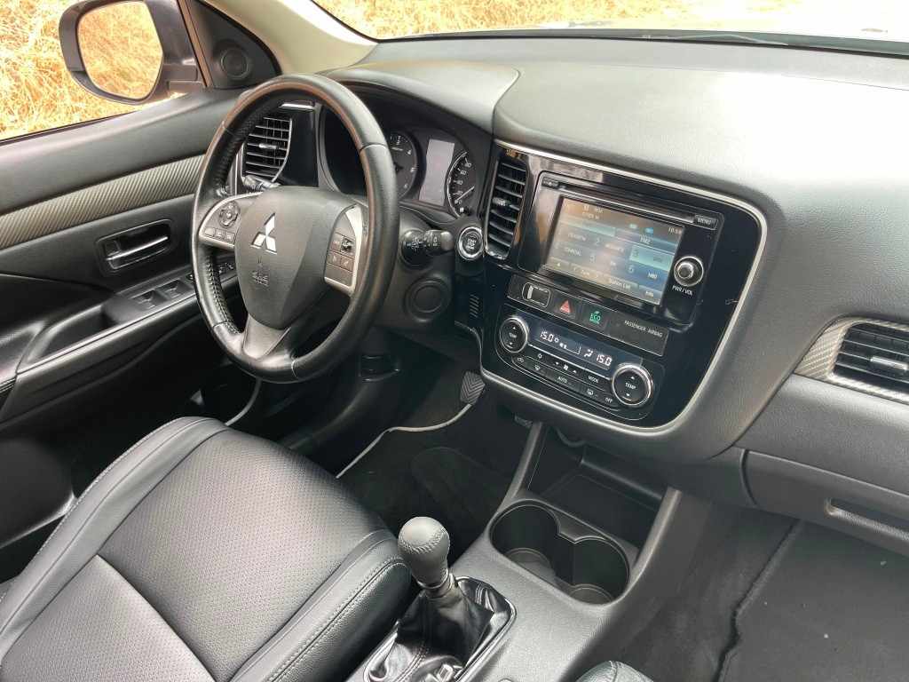 mitsubishi-outlander-2-2-di-d-2013-diesel-2268cc