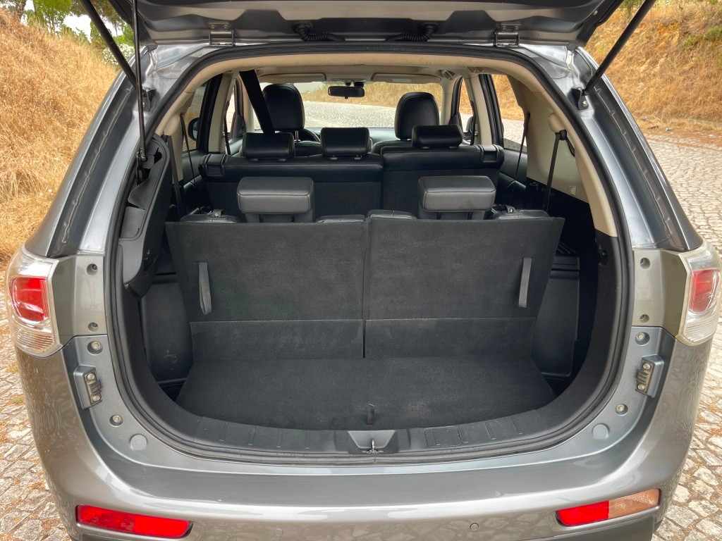 mitsubishi-outlander-2-2-di-d-2013-diesel-2268cc