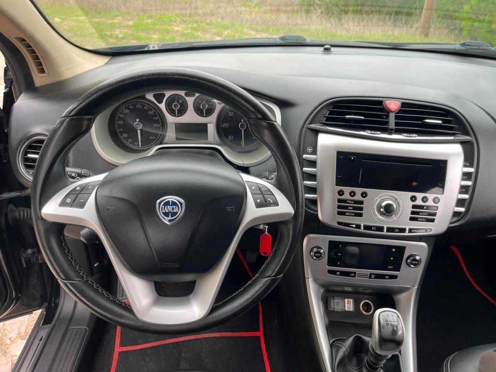 lancia-delta-1-6-2010-diesel-1598cc